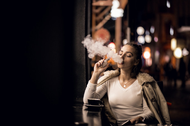 Girls also smoke Nowadays | Blurbgeek