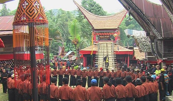 Rambu Solo Ceremony - Festivals of Indonesia | Blurbgeek