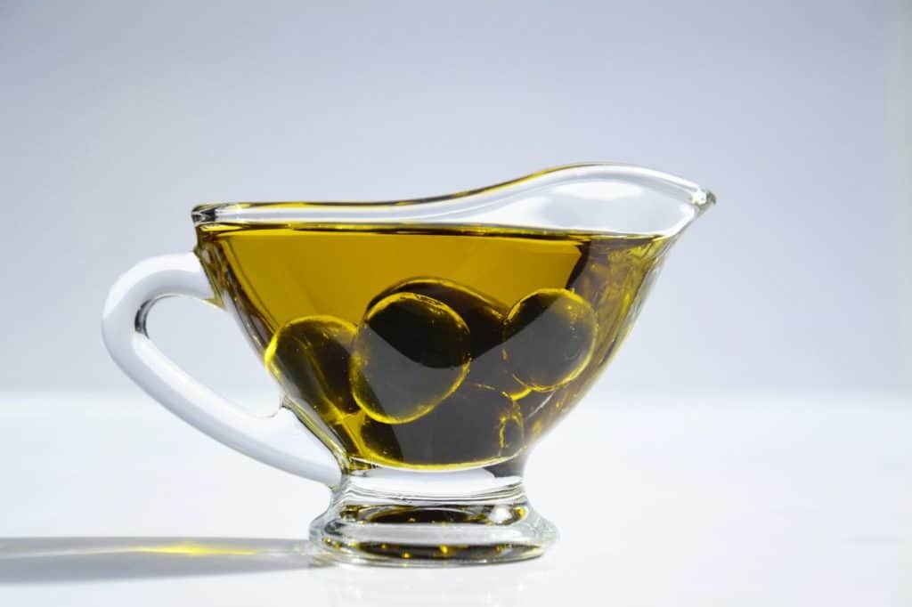olive oil help to cure dry skin