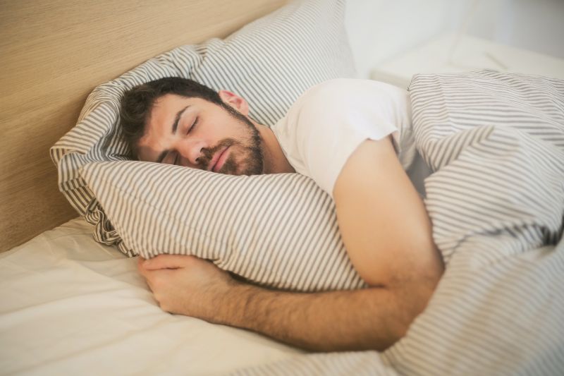 Sleeping Early In The Night Makes You Healthier | Blurbgeek